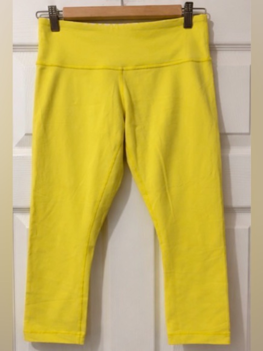 Lululemon Yellow Crop Capri Leggings Bright Yellow